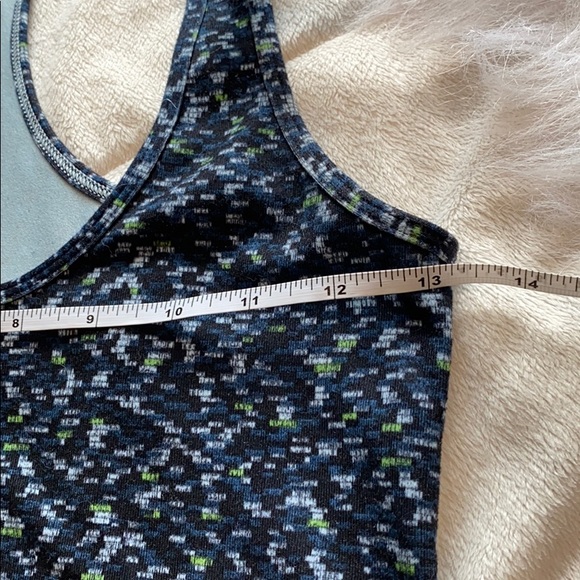 Lululemon racer back tank - Picture 4 of 6